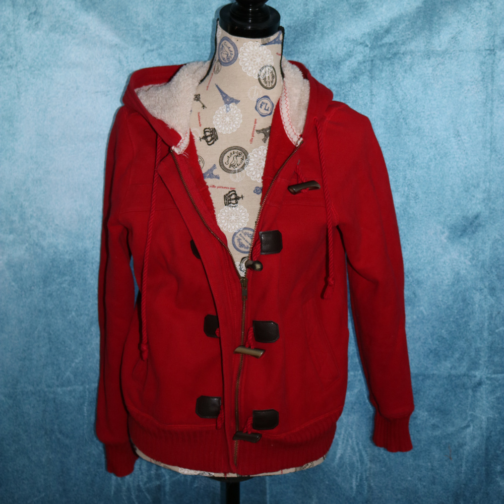 Red jacket - Picture 2 of 7